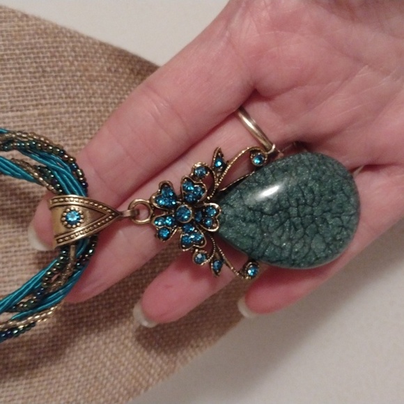 Blue Bohemian metallic water pendant w/blue gems & sead bead rope necklace - Picture 4 of 7